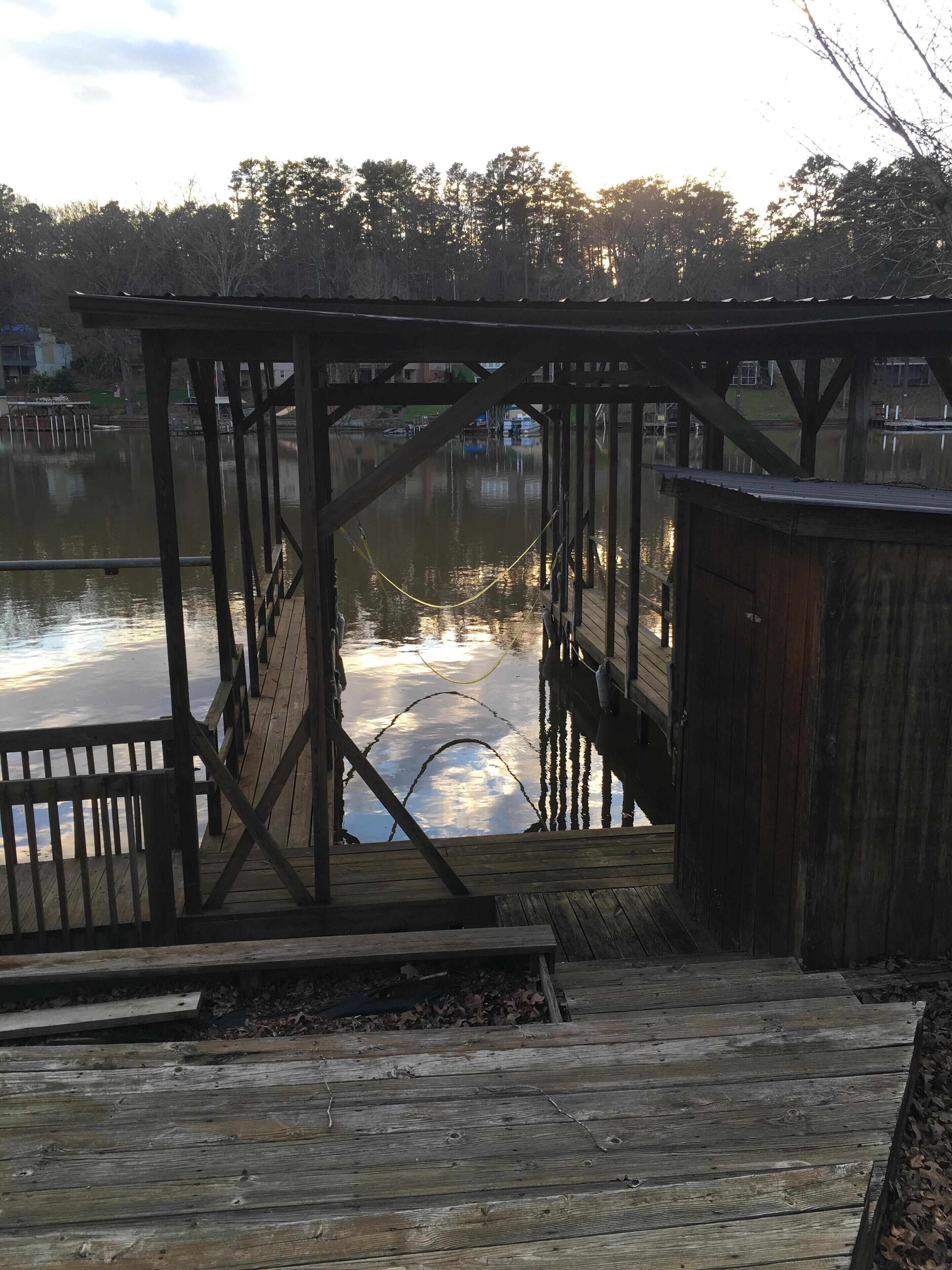 Beautiful 5 Bedroom, 3 Bath Lakefront House On Badin Lake North Carolina