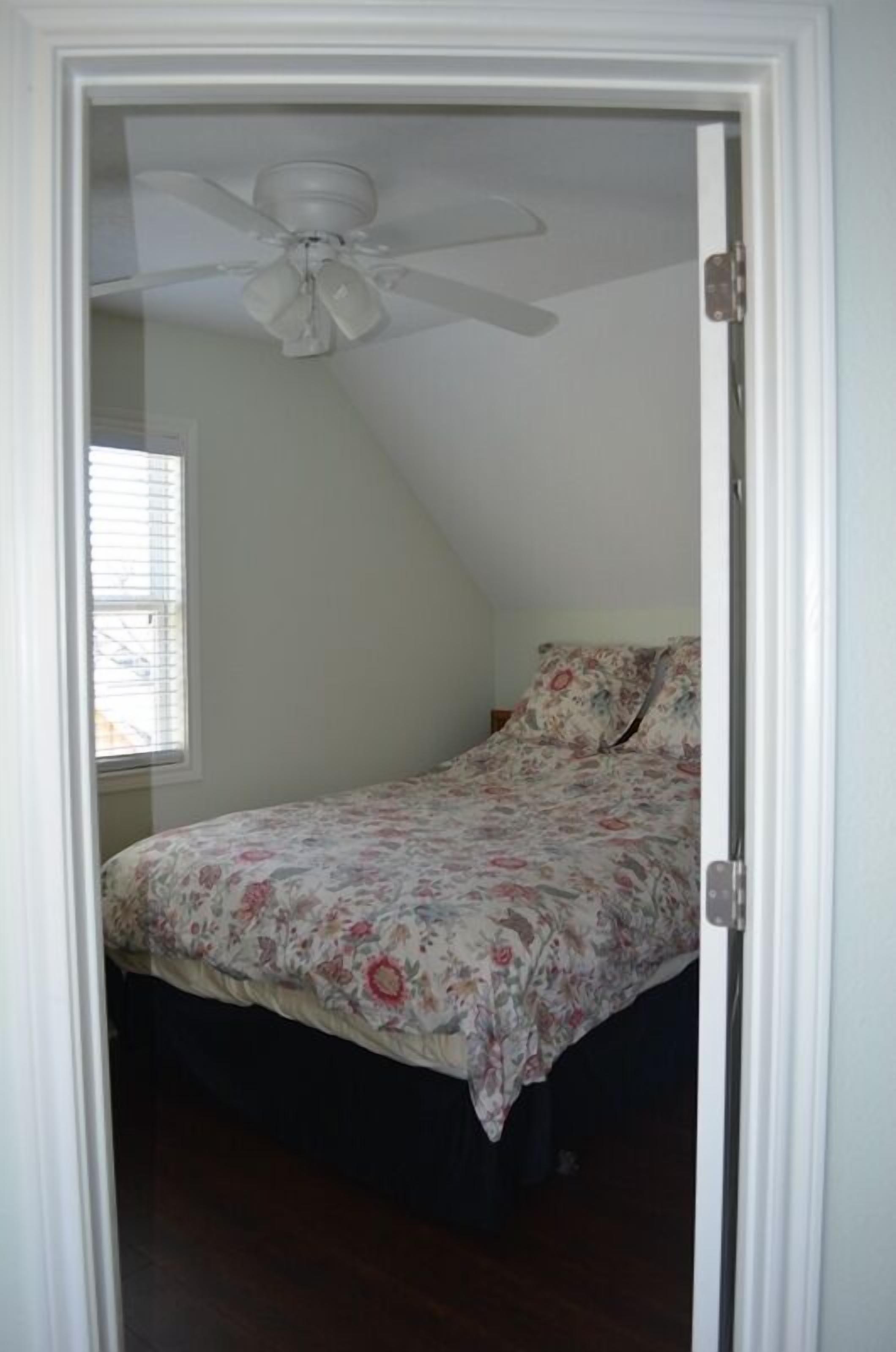 Peaceful Country Setting with FREE TAMU Football Parking