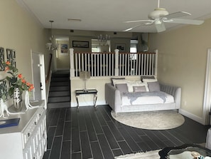 Smart TV, books, computer monitors - Luxury condo steps away from Siesta Key public beach (Siesta Key)