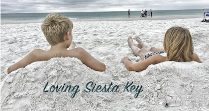 Luxury condo steps away from Siesta Key public beach