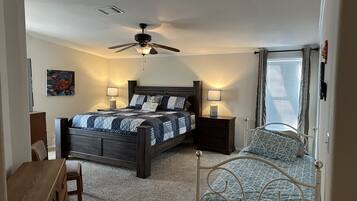 4 bedrooms, free WiFi, bed sheets