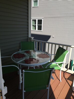 Outdoor dining - Special Rate June 27 to July 4th !!! (Hampton)