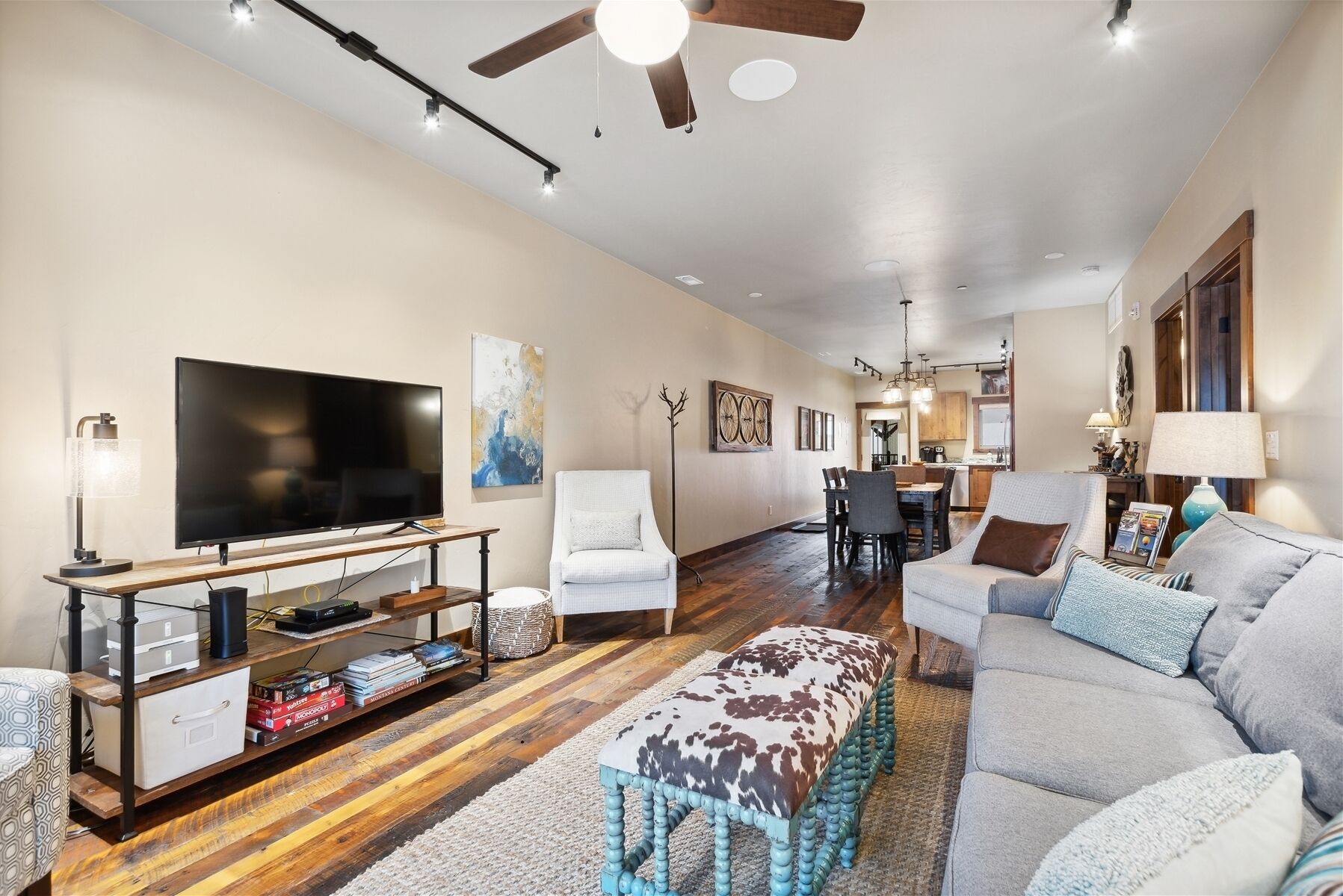 Baker Loft 303 - Luxurious Penthouse with a private hot tub, & mountain views!