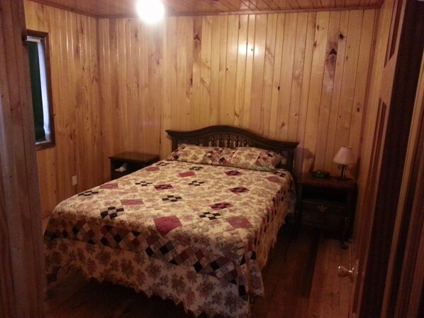 2 Schlafzimmer, Reisekinderbett, kostenloses WLAN, Bettwäsche