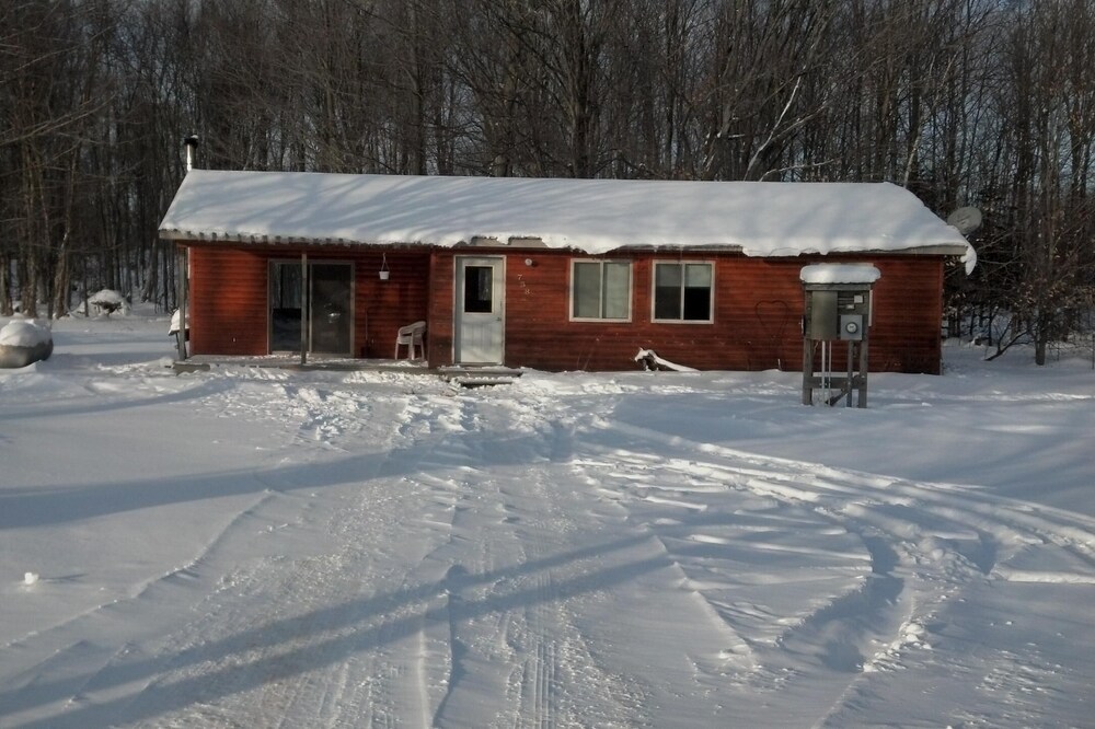 Germfask Mi, 2 Bedroom Cabin, perfect for that U.P. getaway ! Clean and quite!