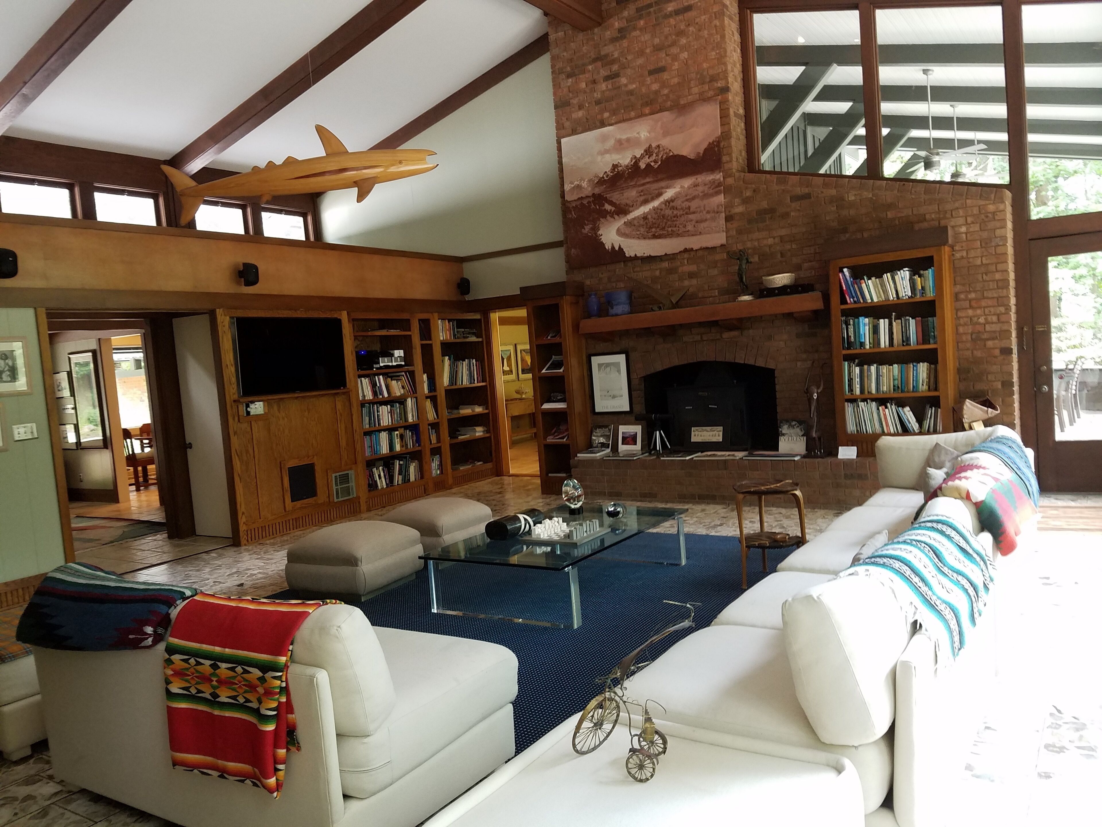 Executive Private Home with Beautiful Landscaping