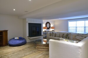 Smart TV, fireplace, DVD player, foosball - Tremendous In Every Way!  (Nantucket)