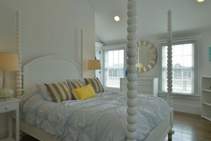 5 bedrooms, iron/ironing board, free WiFi, bed sheets