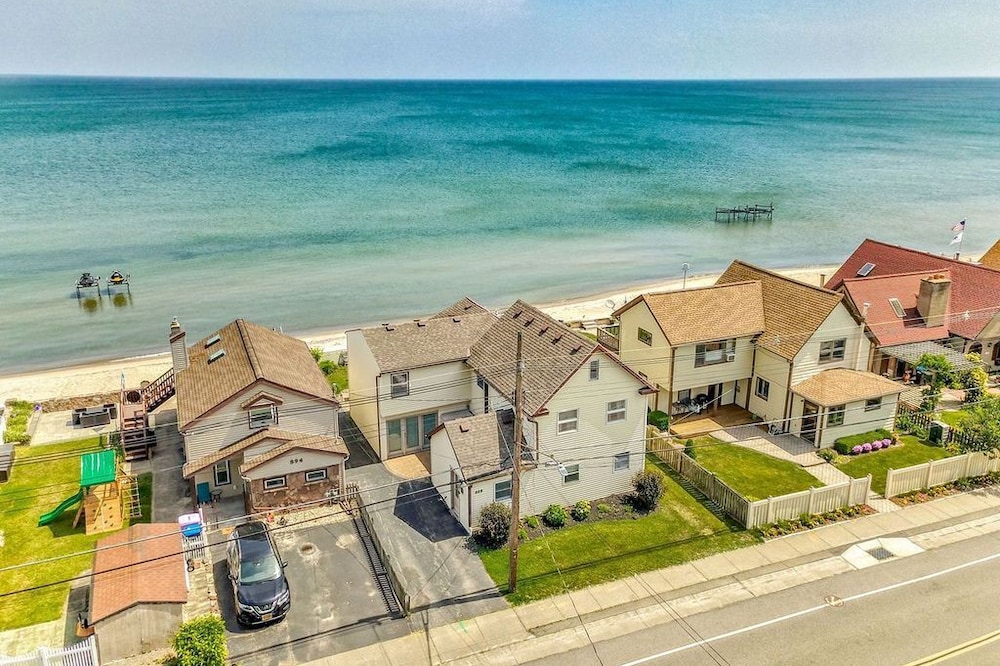 Waterfront Home on Lake Ontario with 50' of Sandy Beach!