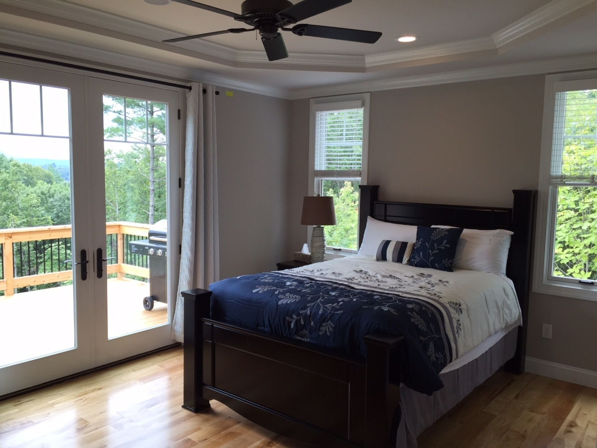 BEAUTIFUL EXCLUSIVE MOUNTAIN RETREAT ON LAKE JAMES!!