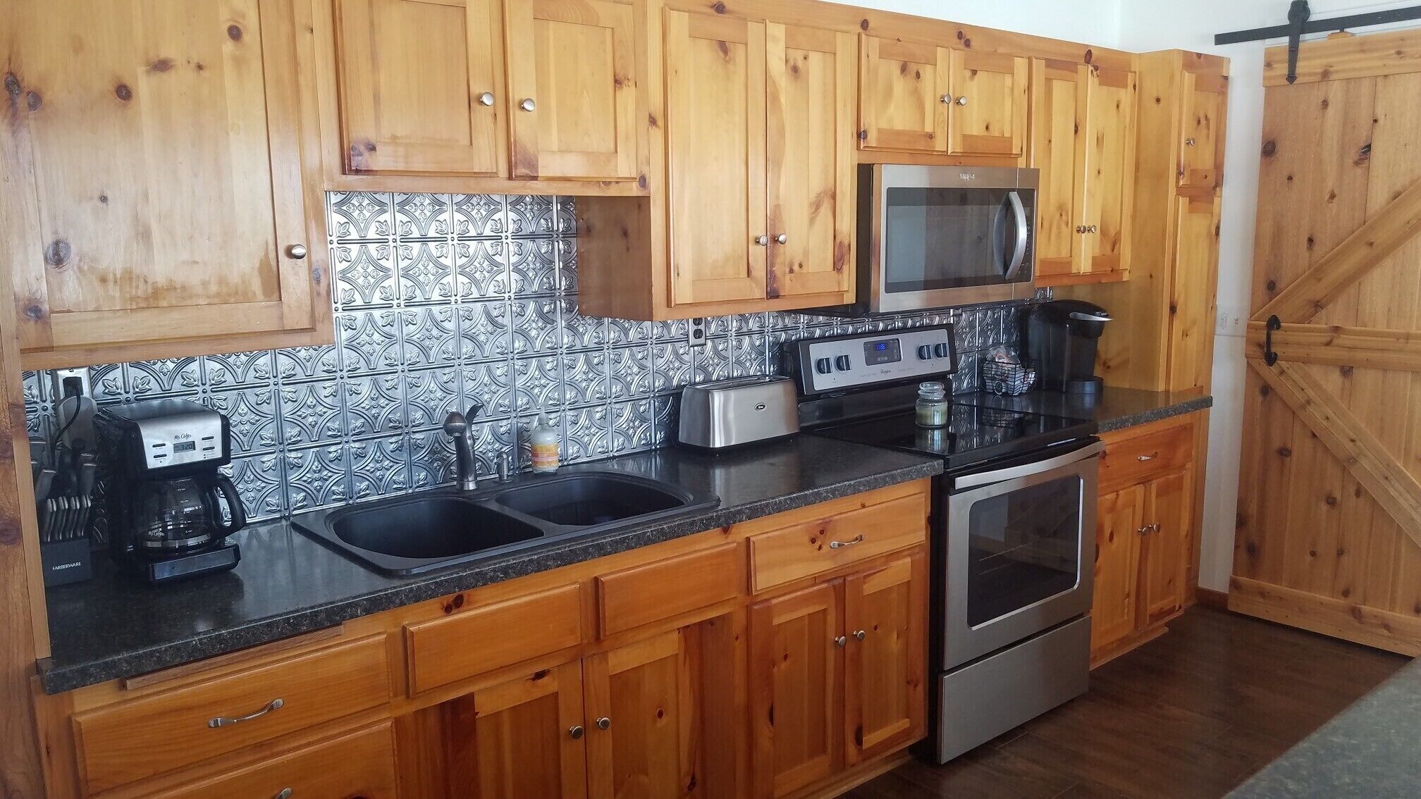 BEAUTIFUL LAKE CABIN 'up north' but only 1 hour from Mpls/St Paul  PET FRIENDLY!