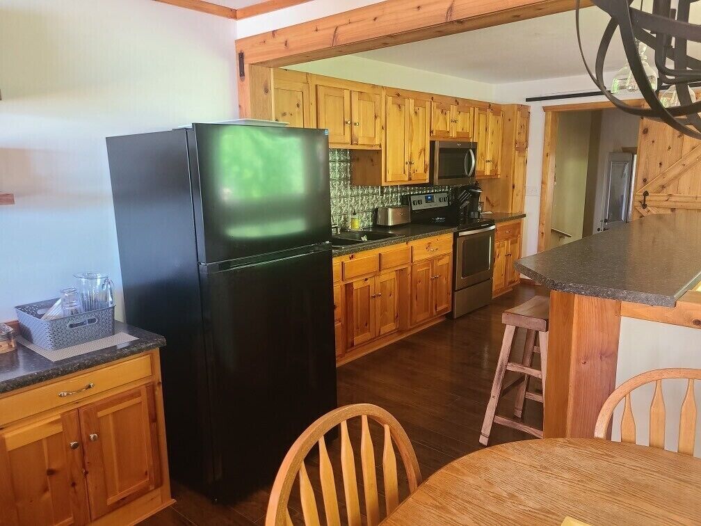 BEAUTIFUL LAKE CABIN 'up north' but only 1 hour from Mpls/St Paul  PET FRIENDLY!