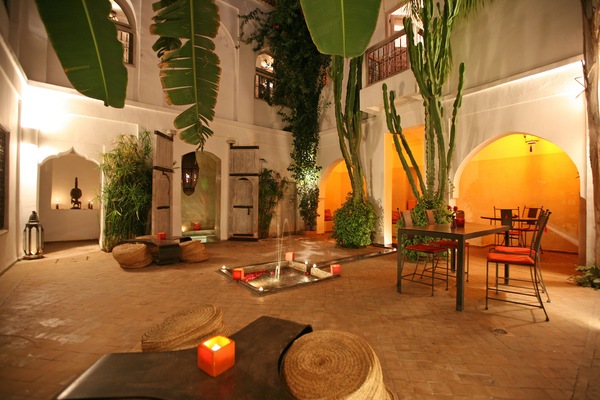 Fountain and view of the Jacuzzi on the central patio