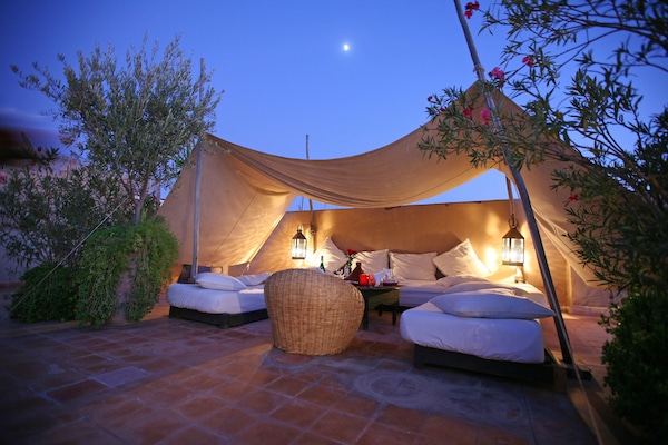 The white tent on the roof top terrace at Riad O2