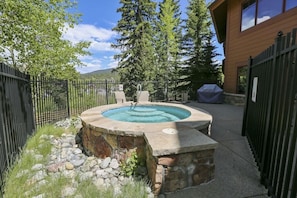 Bañera de hidromasaje exterior