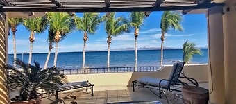 Escape To An Ocean Front Five Star Paradise : A 10 minute walk into Loreto
