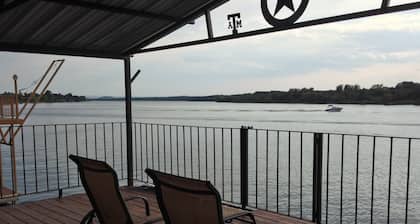 Offenes Wasser am Lake LBJ ... toller Familienplatz!