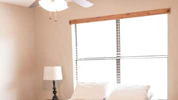 6 bedrooms, free WiFi, bed sheets