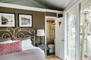 2 chambres, fer et planche à repasser, Wi-Fi, draps fournis