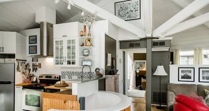 SeaLoft in the woods, close to the beach.