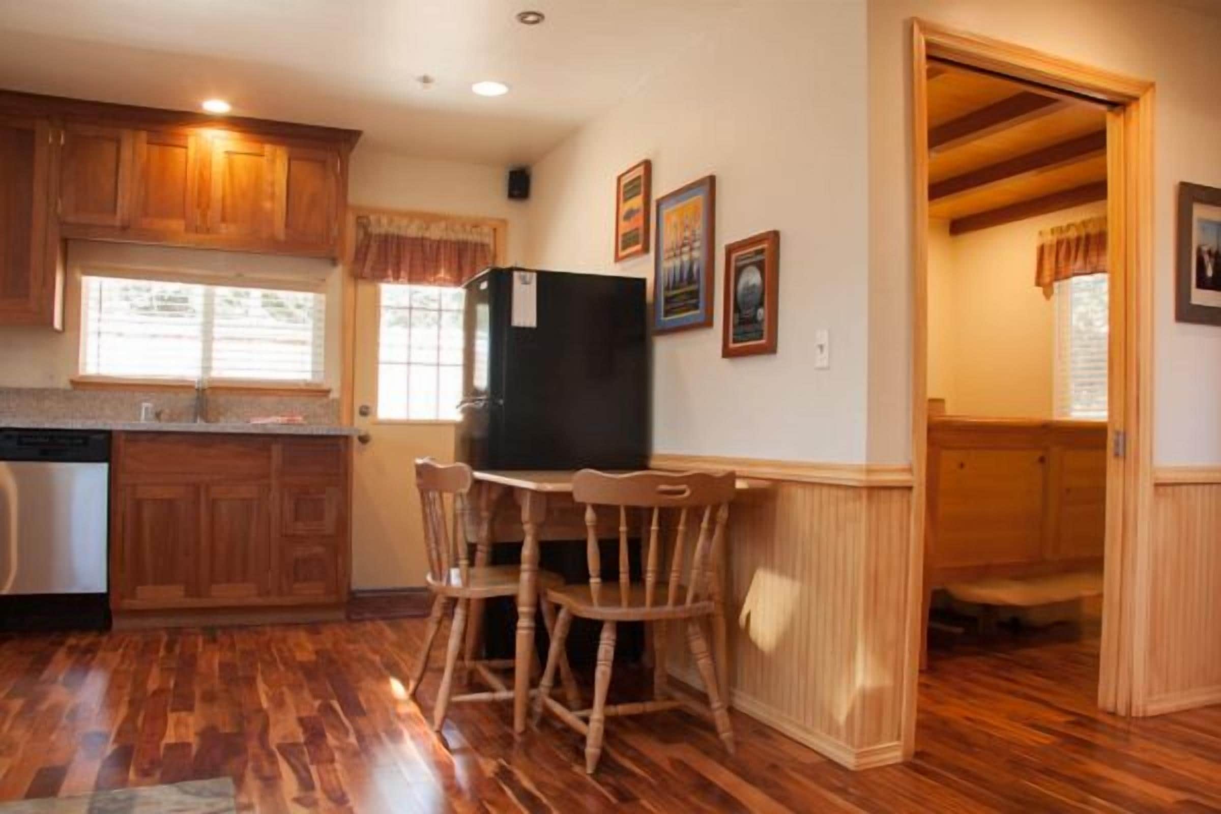 Pine View Cottage - Perfect For Two