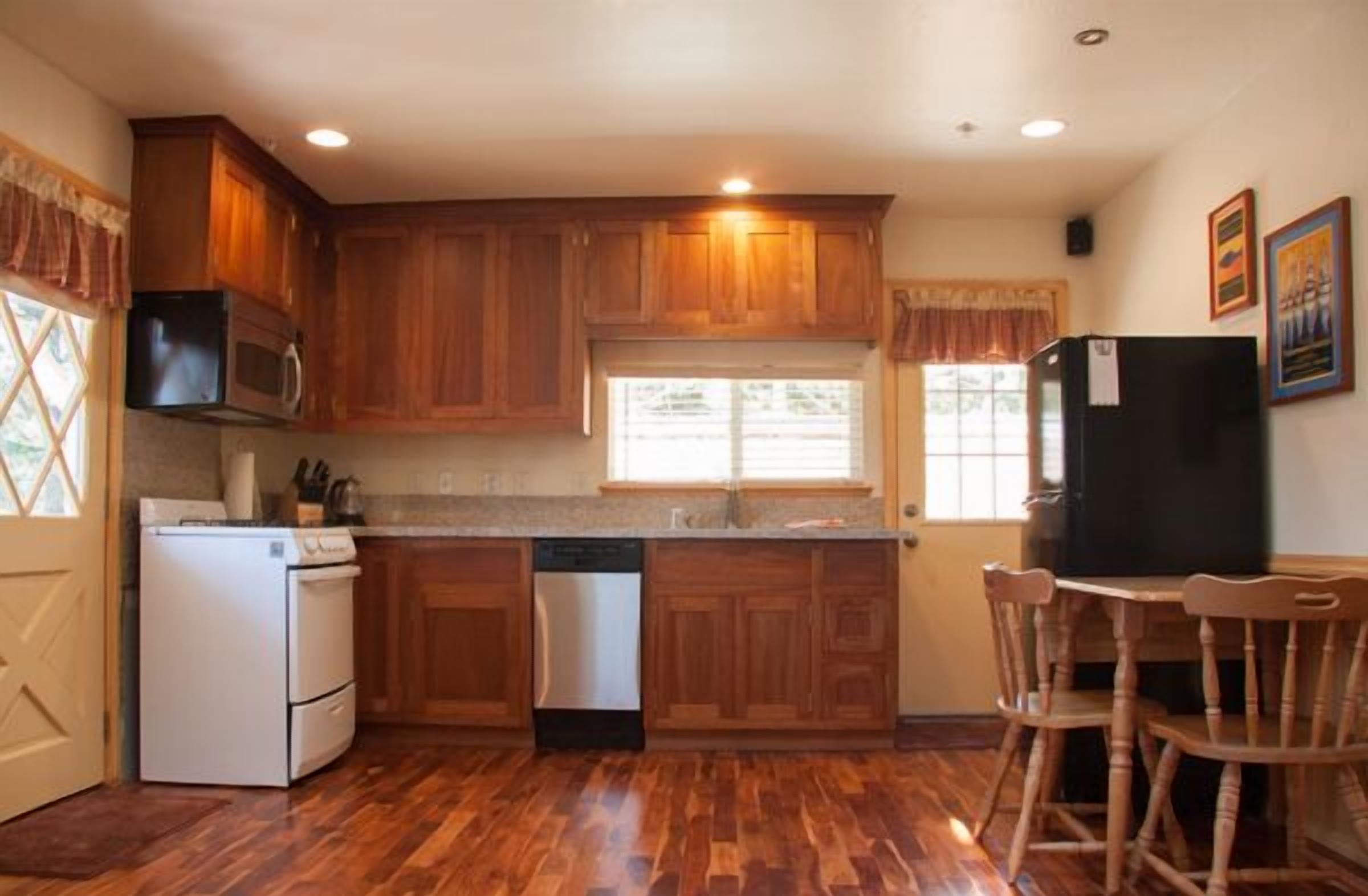 Pine View Cottage - Perfect For Two