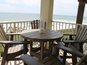 Outdoor dining - Gorgeous Gulf-front Location, Pool, Balcony, Grill, VIEWS, 30A, Private Beach (Santa Rosa Beach)