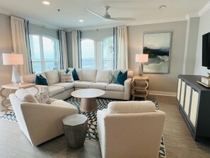 Smart TV - Gorgeous Gulf-front Location, Pool, Balcony, Grill, VIEWS, 30A, Private Beach (Santa Rosa Beach)