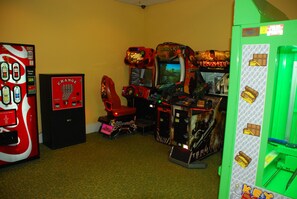 Game room - South Beach Resort-Beautiful Beach Resort for Family Fun!! (Myrtle Beach)