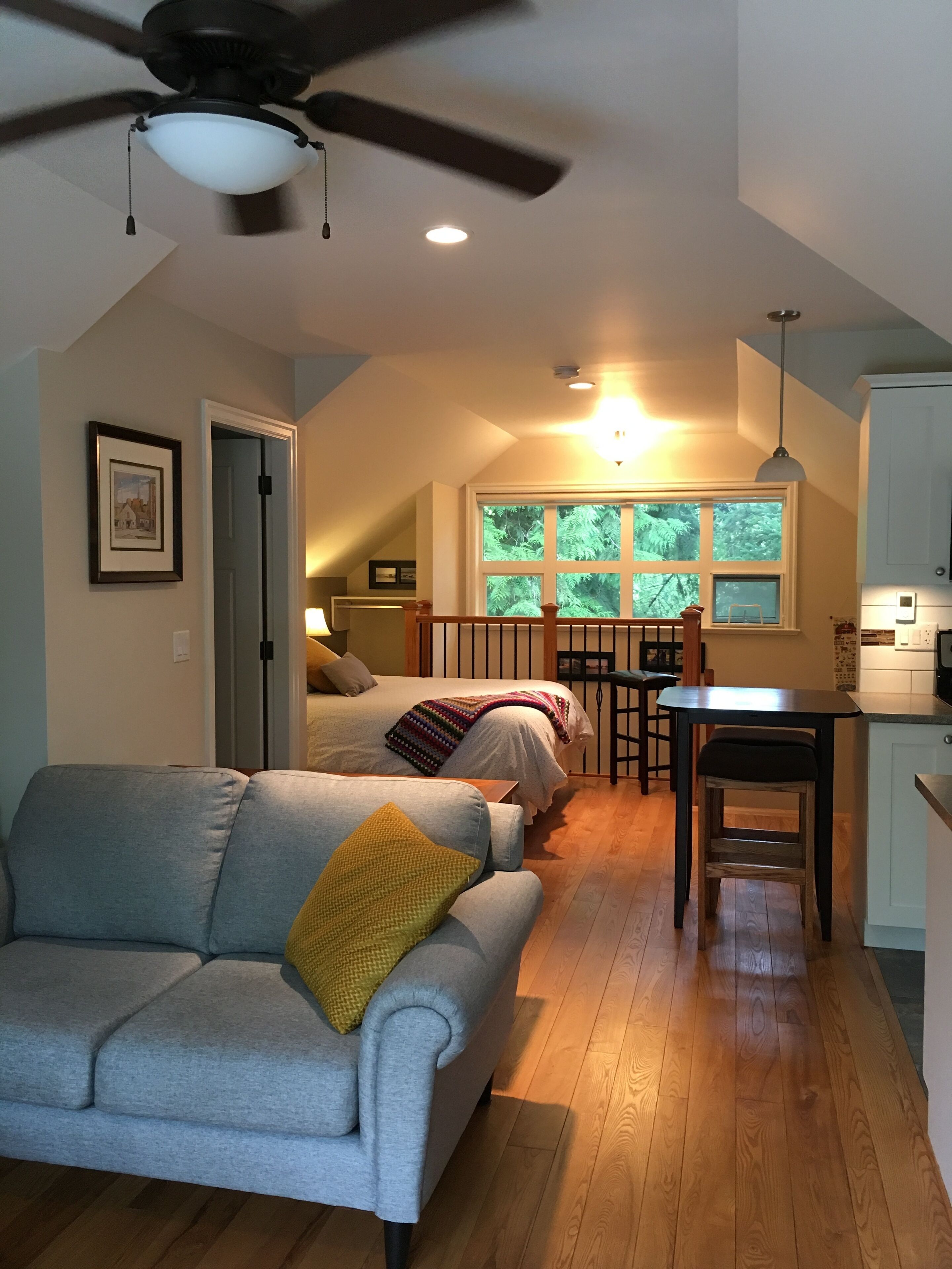 Otter Lane Country Carriage House - Group Bachelor Suite