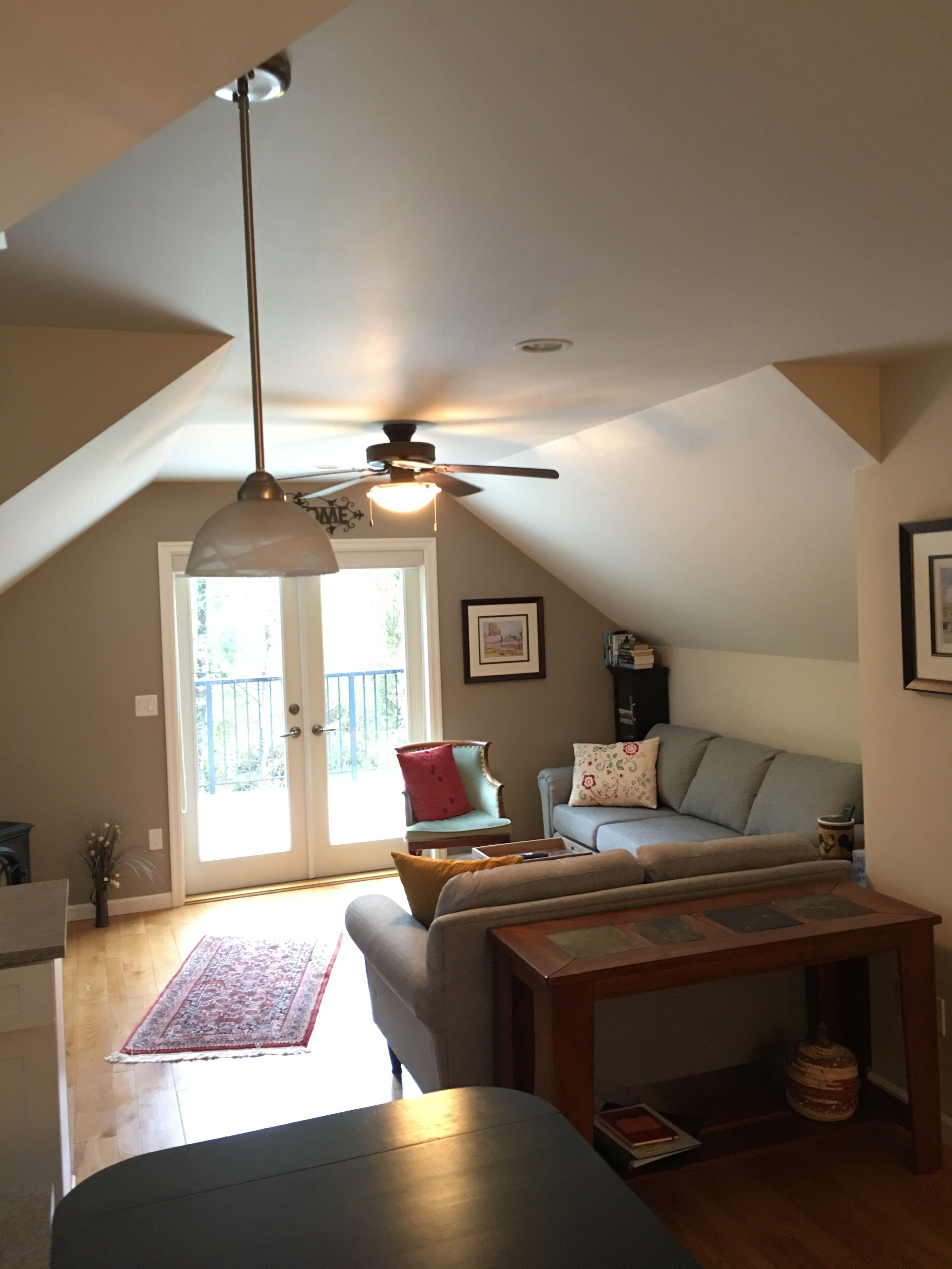 Otter Lane Country Carriage House - Group Bachelor Suite