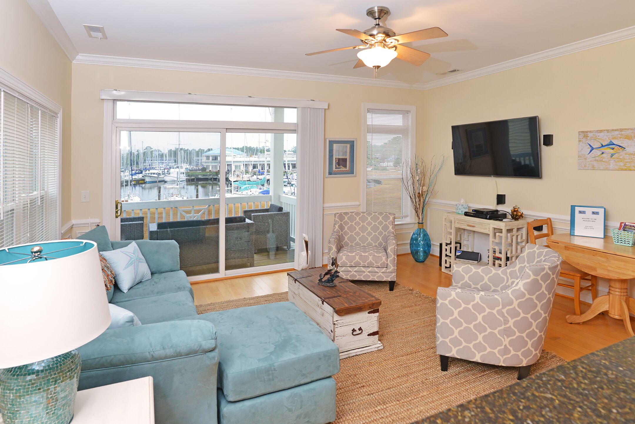 WATER FRONT! Marina <br>Family friendly, Complimentary Pool Access
