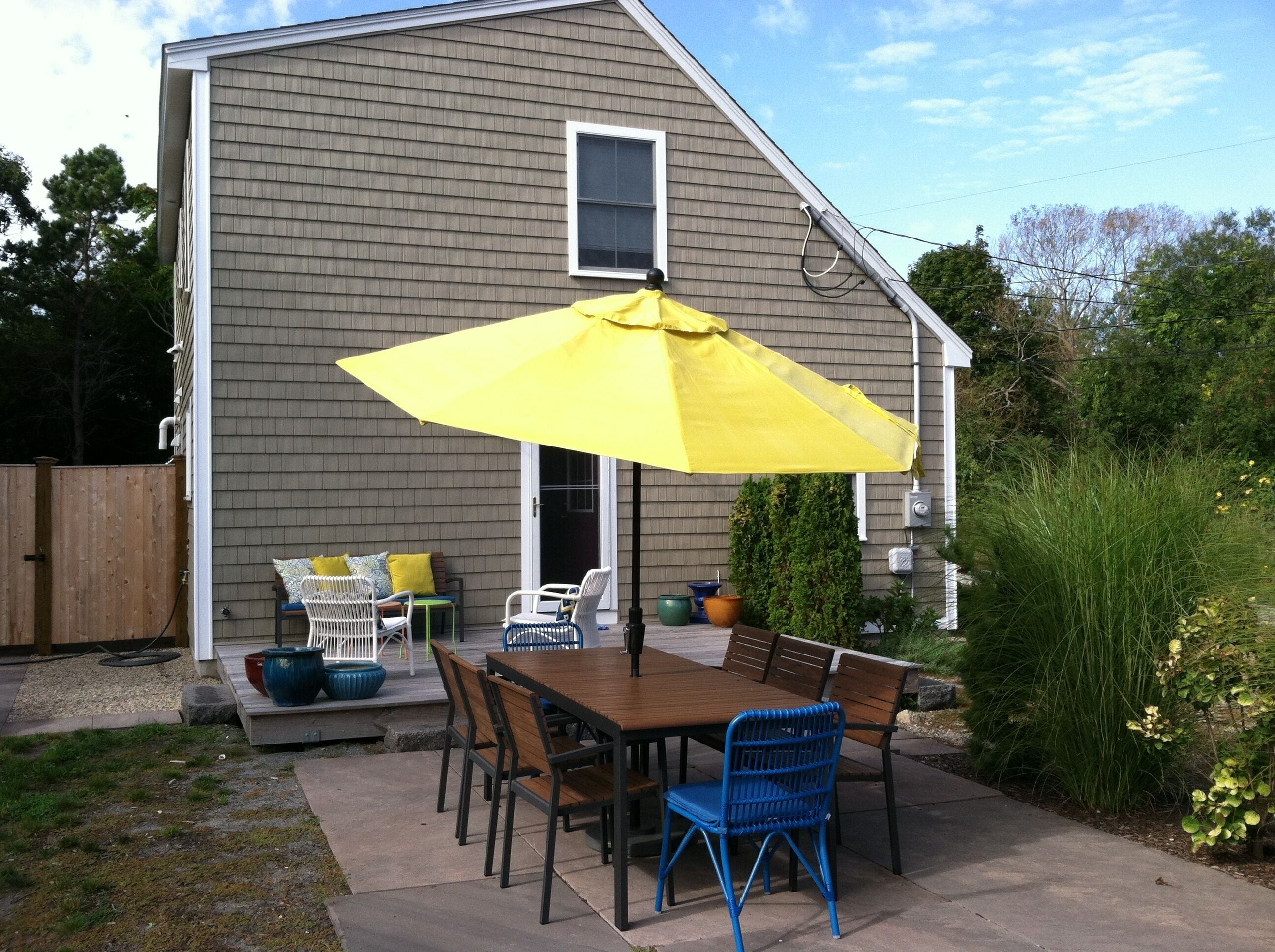Large Patio and Deck Great Entertaining Space