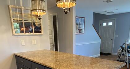 Tilava yksityinen keidas, lyhyen kävelymatkan päässä kaupungin keskustasta