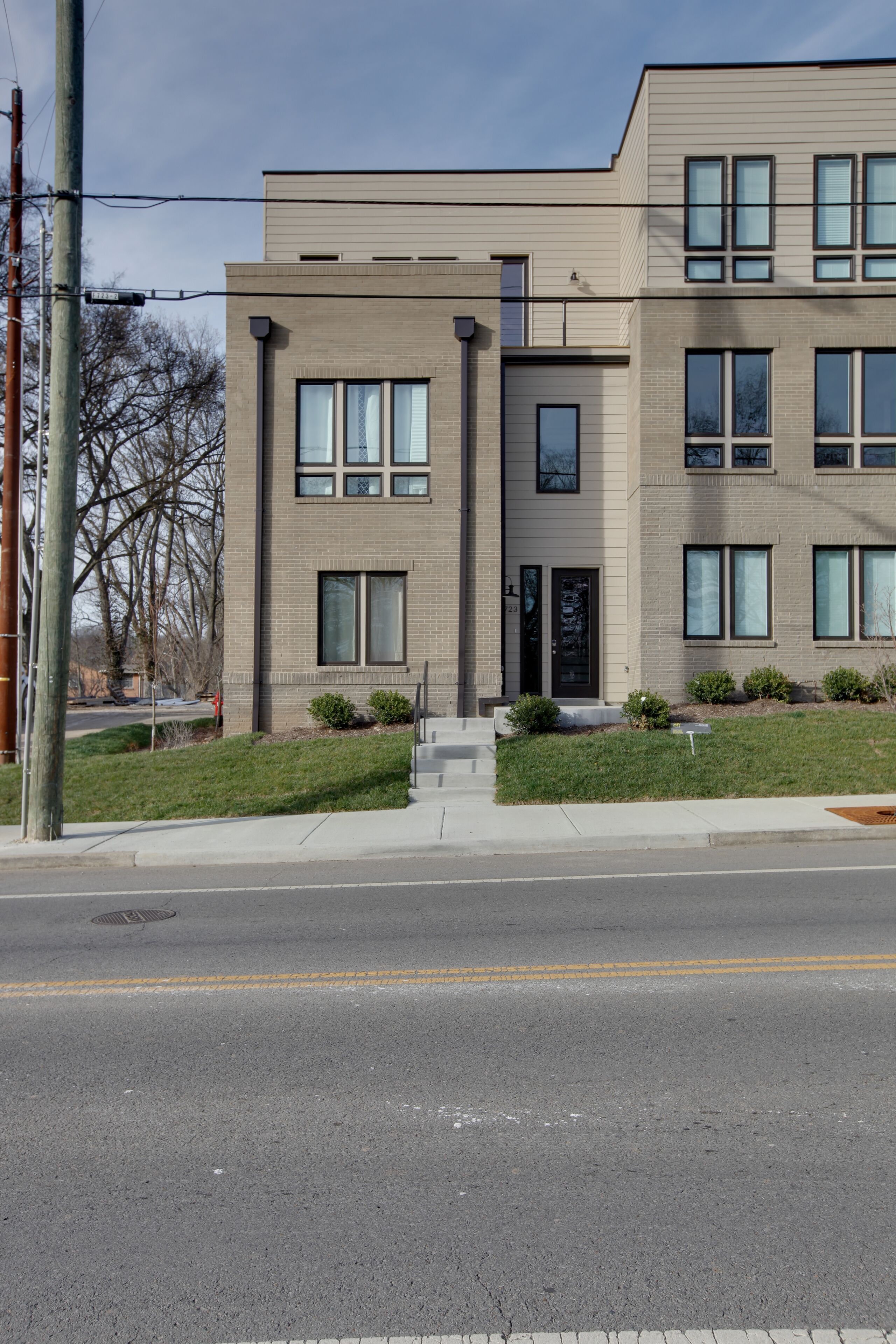 5 minutes to Downtown East Nashville Home