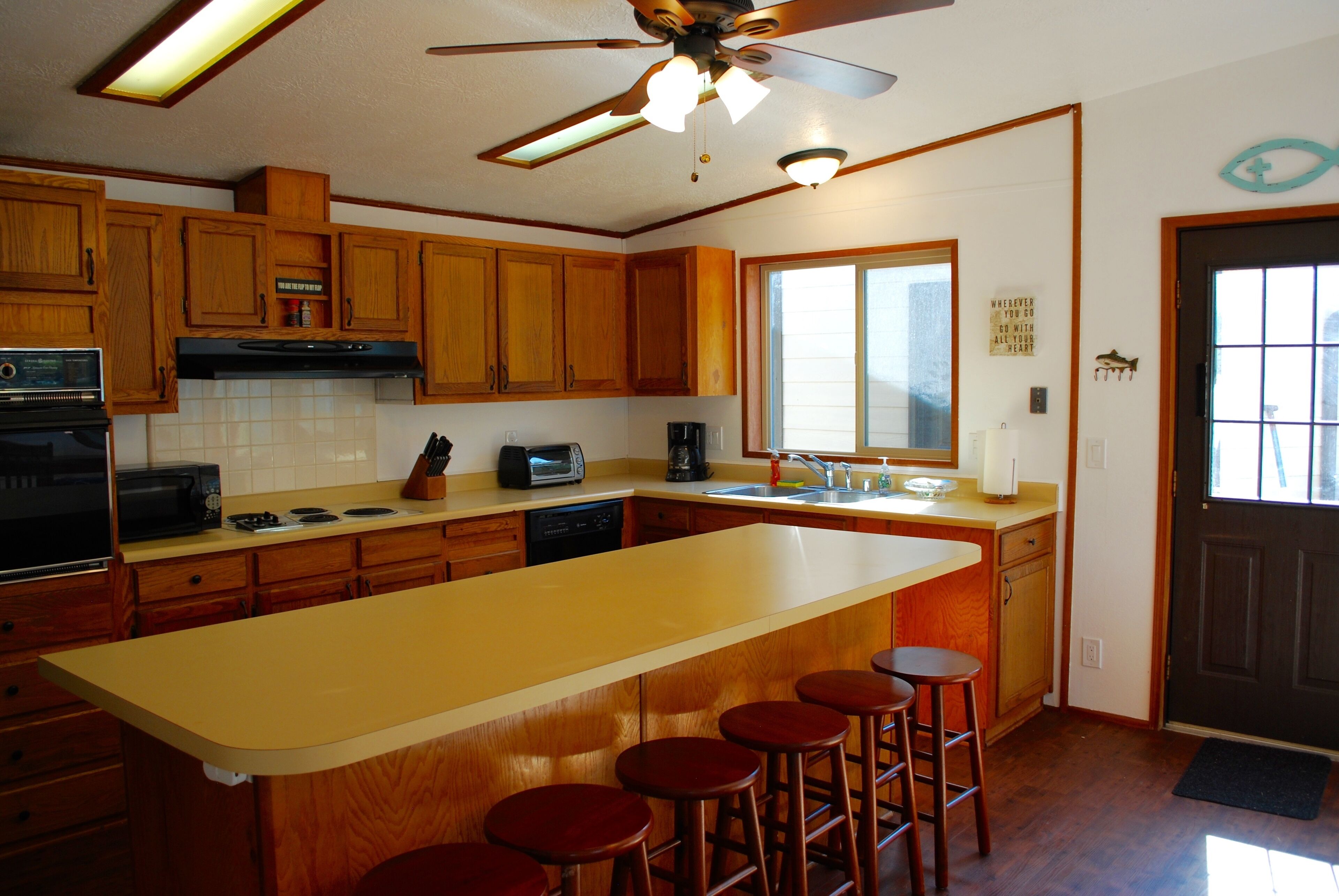 Incredible Waterfront Property on Lake Sutherland... Sunny Side of Lake!!!