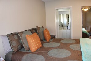 2 bedrooms, iron/ironing board, free WiFi, bed sheets