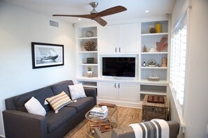TV, fireplace - Playa One Bedroom (1) (Carpinteria)
