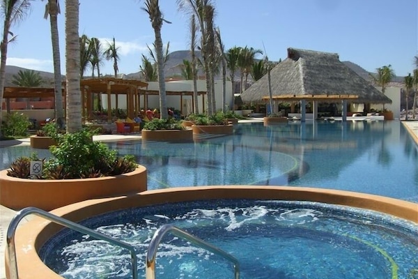 Marina Costa Baja Private Beach Club, Jacuzzi, Gym and Beach Restaurant