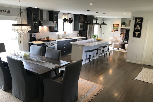 open concept dining, kitchen & living rooms - great for entertaining