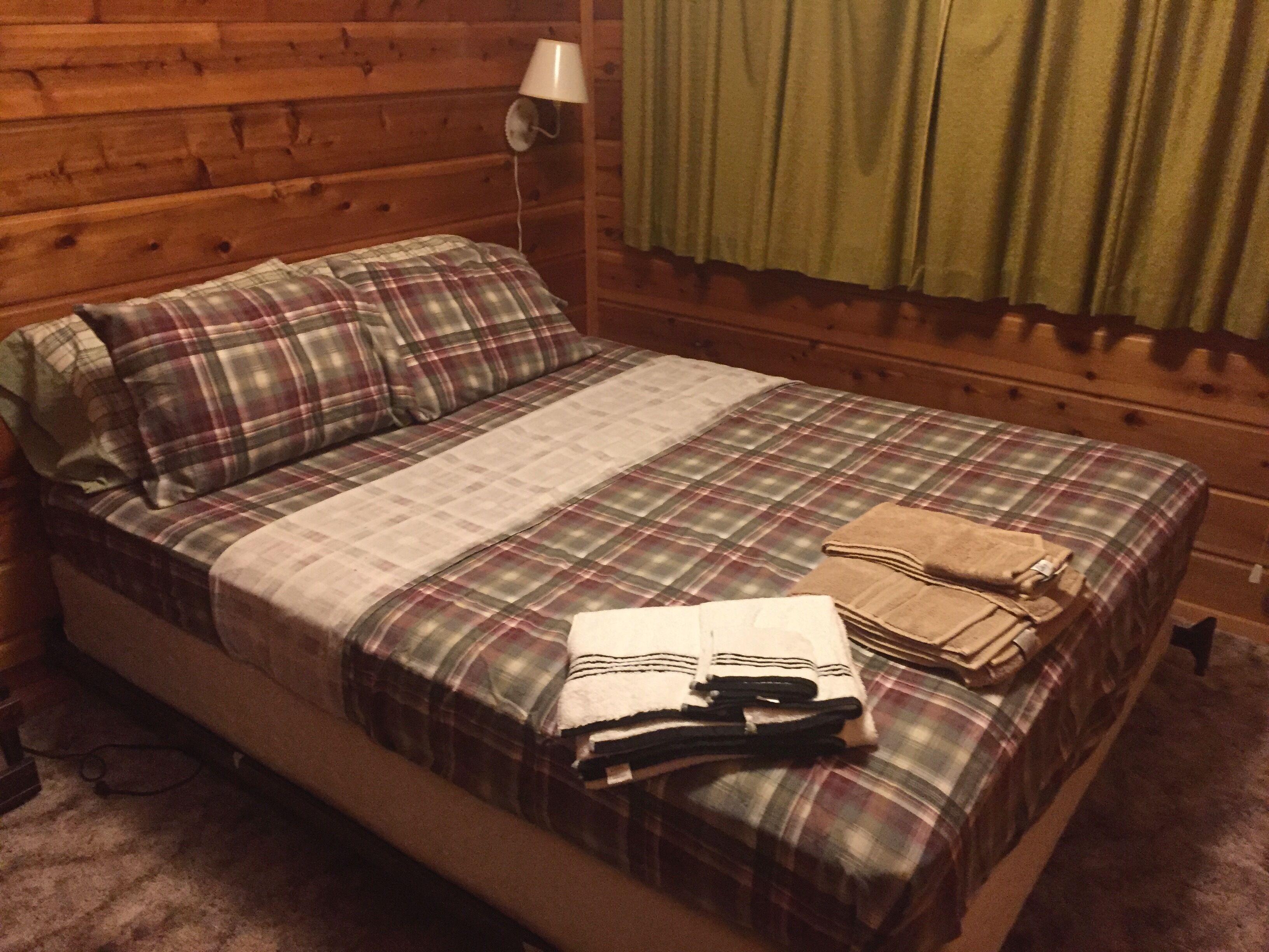 Close To Lassen, Big Yard, And Room For RV Parking 