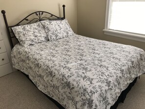 3 bedrooms, iron/ironing board, free WiFi, bed sheets - Manzanita Beach Charmer! Dog Friendly Home with a Short Walk to Beach ~MCA#1012 (Manzanita)