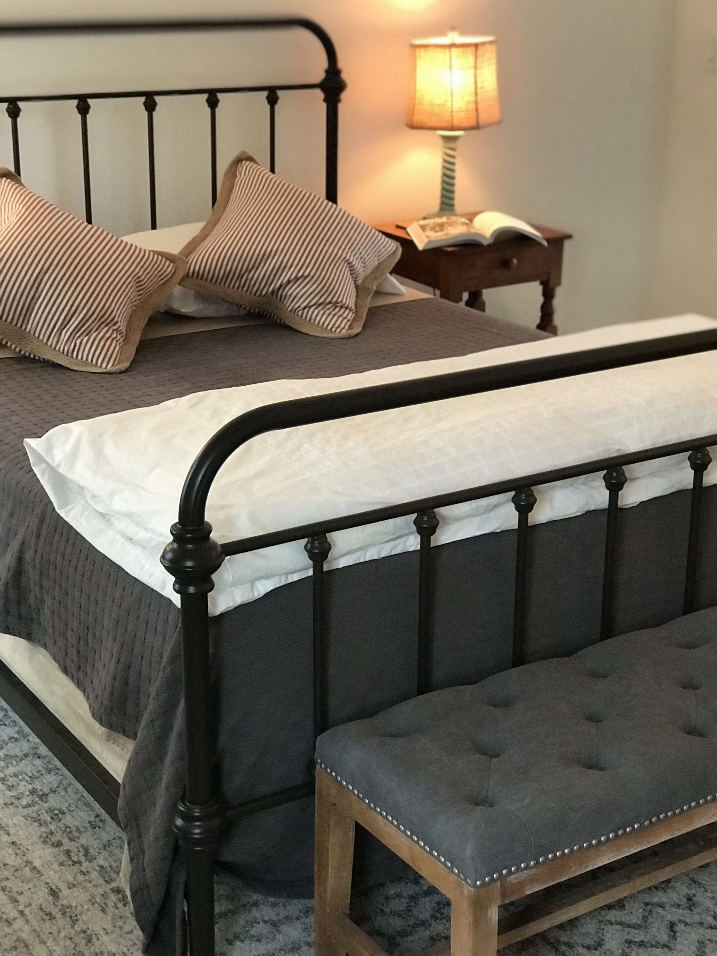 Cozy bedroom in guest house, in the village of Franklin, New York!