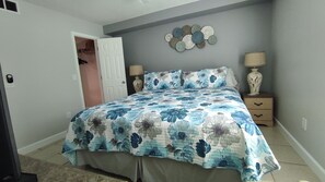 2 bedrooms, iron/ironing board, WiFi, bed sheets