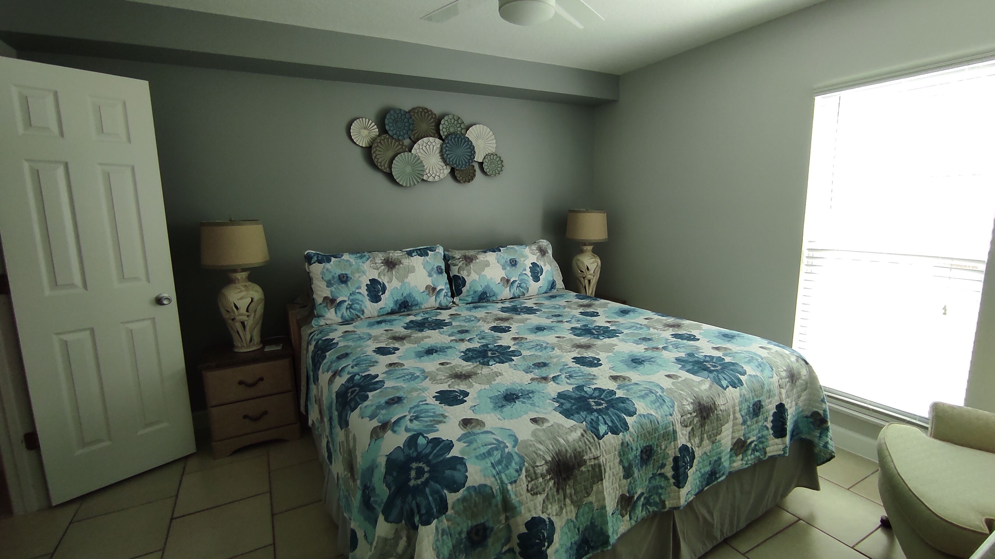 2 habitaciones, tabla de planchar con plancha, wifi y ropa de cama 