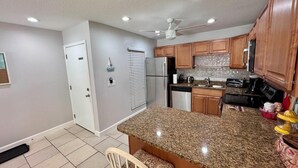 Unclassified image, 4 of 40, button - 5 minutes drive to nr Siesta Key  2BR/2BA condo Sienna Park. heated pool.. (Sarasota)