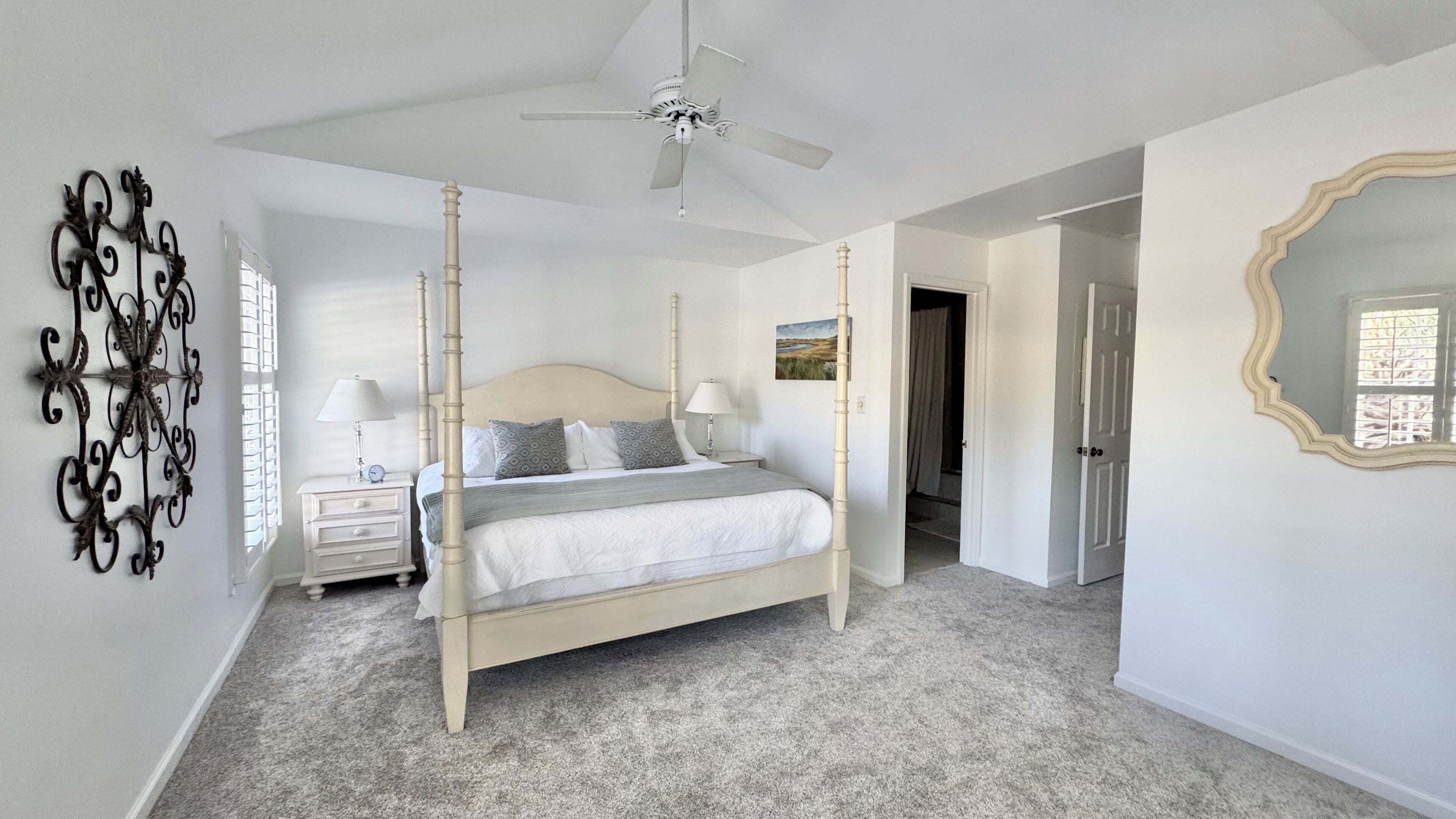 Master bedroom King bed