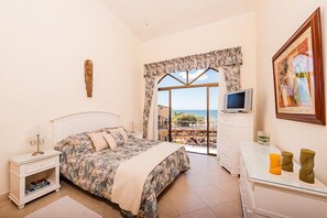 5 bedrooms, in-room safe, iron/ironing board, travel crib