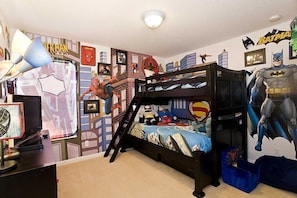 6 bedrooms, iron/ironing board, travel crib, free WiFi - Princess, Pirate & Super Hero Rooms, Mickey Pool, Toys & Game Room For All Ages (Kissimmee)