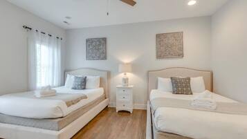 3 bedrooms, desk, iron/ironing board, travel cot